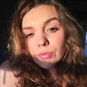 Meet your Posher, Nora